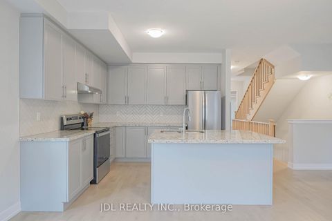 Photo 9 at 32 Guardhouse Crescent, Angus Glen, Markham