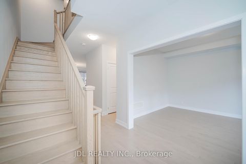 Photo 12 at 32 Guardhouse Crescent, Angus Glen, Markham