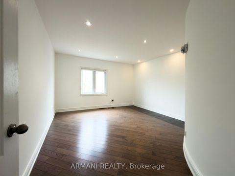 Photo 25 at 42 St Michele Place, Islington Woods, Vaughan