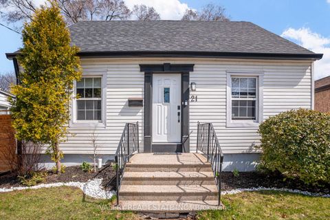 Photo 1 at 21 Avon Park Drive, Queensway, Toronto