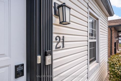Photo 2 at 21 Avon Park Drive, Queensway, Toronto