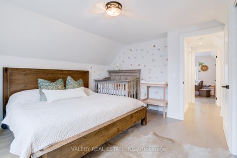 Photo 26 at 21 Avon Park Drive, Queensway, Toronto