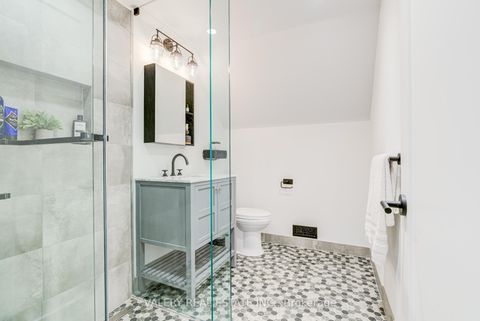 Photo 31 at 21 Avon Park Drive, Queensway, Toronto