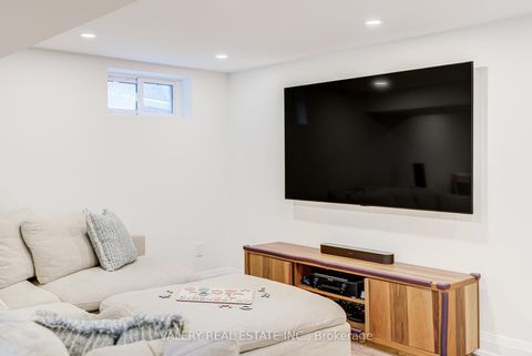 Photo 36 at 21 Avon Park Drive, Queensway, Toronto