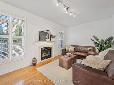 Photo 7 at 45 Chardonnay Drive, Patterson, Vaughan