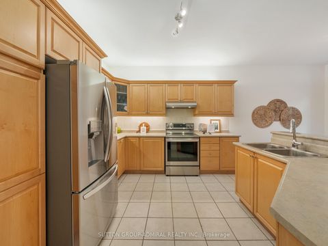 Photo 9 at 45 Chardonnay Drive, Patterson, Vaughan