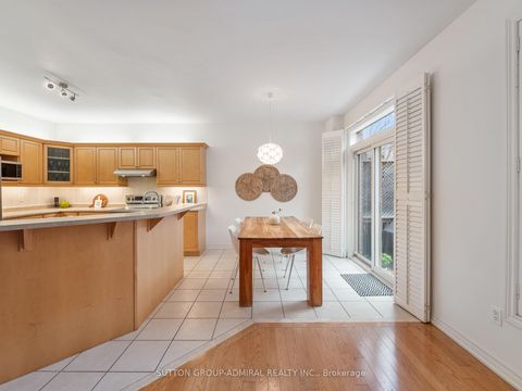 Photo 12 at 45 Chardonnay Drive, Patterson, Vaughan