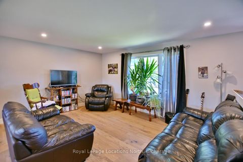 Photo 14 at 44 DONALD Avenue, Nottawa, Clearview