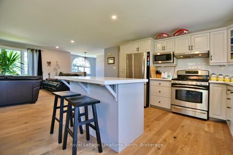 Photo 18 at 44 DONALD Avenue, Nottawa, Clearview