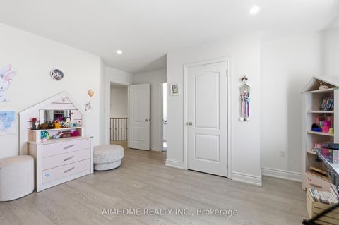 Photo 17 at 47 O'hara Crescent, Jefferson, Richmond Hill