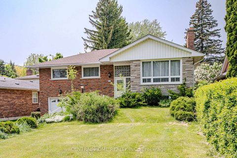 Photo 2 at 102 Meadowvale Road, Centennial Scarborough, Toronto