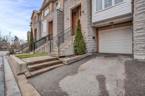 Photo 1 at 8 Tollgate Mews, Scarborough Village, Toronto