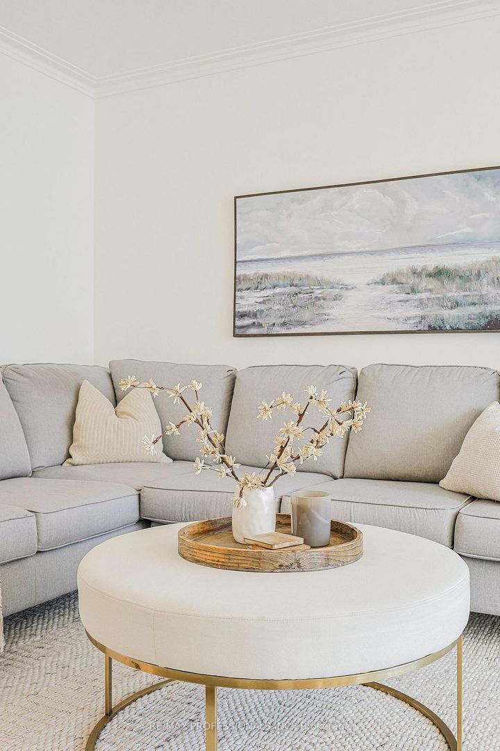 Photo 6 at 19 Sealcove Drive, Etobicoke West Mall, Toronto