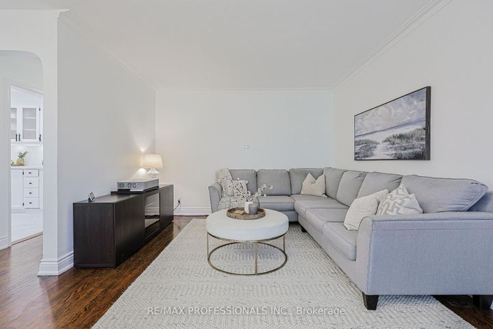 Photo 7 at 19 Sealcove Drive, Etobicoke West Mall, Toronto