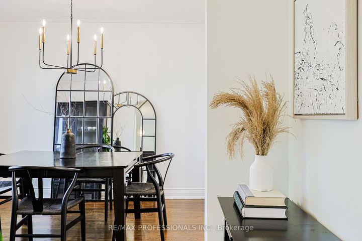 Photo 10 at 19 Sealcove Drive, Etobicoke West Mall, Toronto