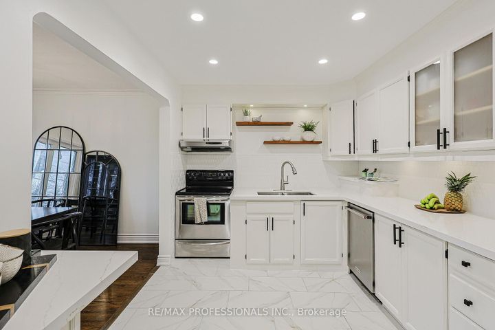 Photo 15 at 19 Sealcove Drive, Etobicoke West Mall, Toronto