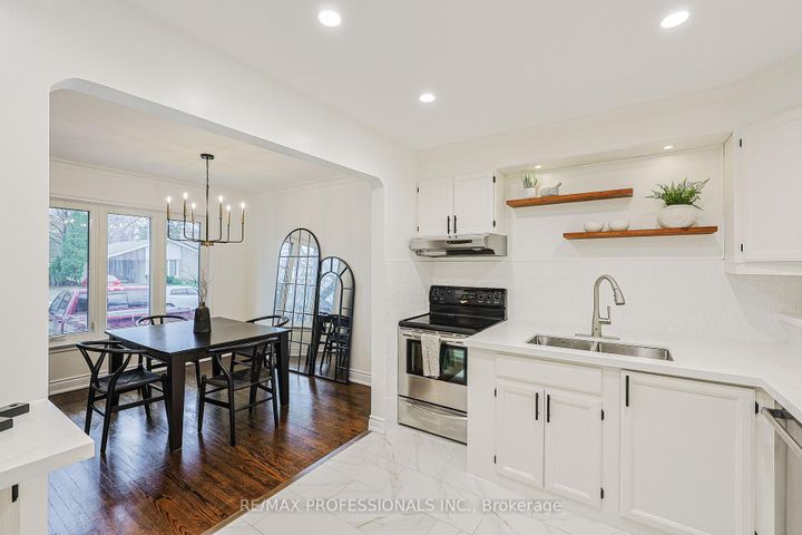 Photo 17 at 19 Sealcove Drive, Etobicoke West Mall, Toronto