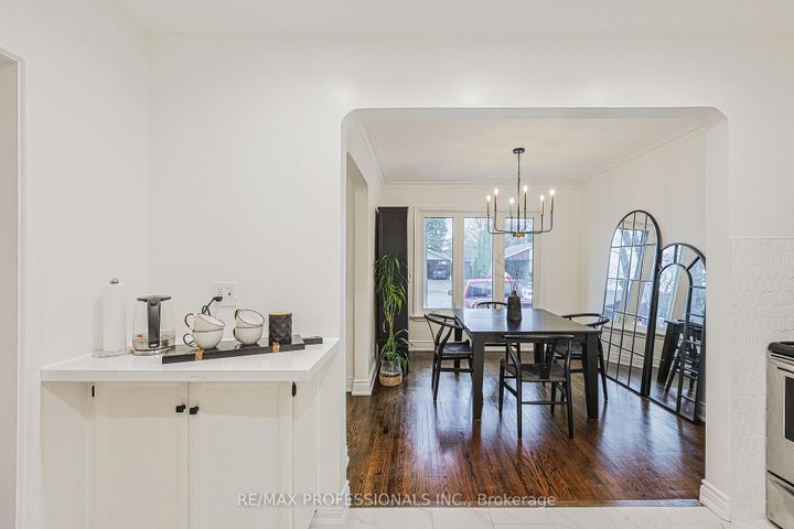 Photo 18 at 19 Sealcove Drive, Etobicoke West Mall, Toronto