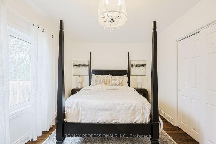 Photo 23 at 19 Sealcove Drive, Etobicoke West Mall, Toronto