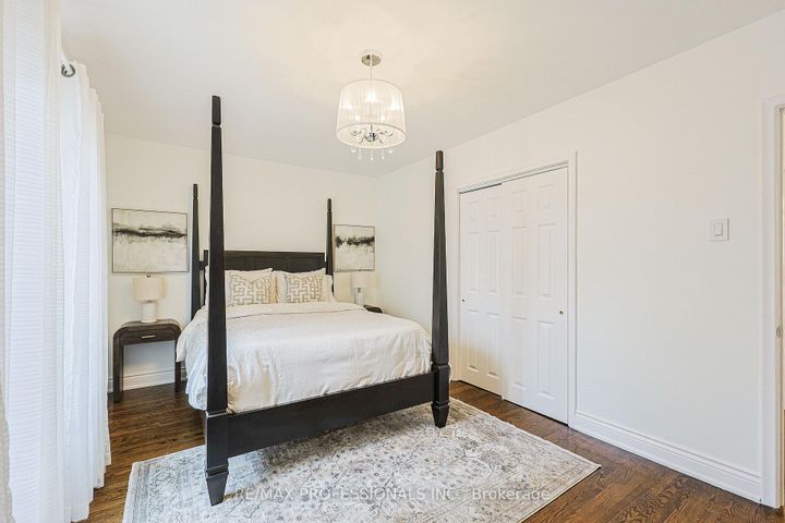 Photo 24 at 19 Sealcove Drive, Etobicoke West Mall, Toronto