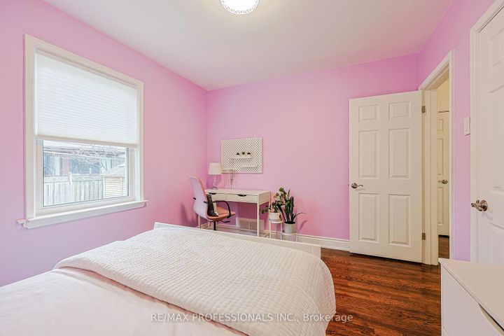 Photo 26 at 19 Sealcove Drive, Etobicoke West Mall, Toronto