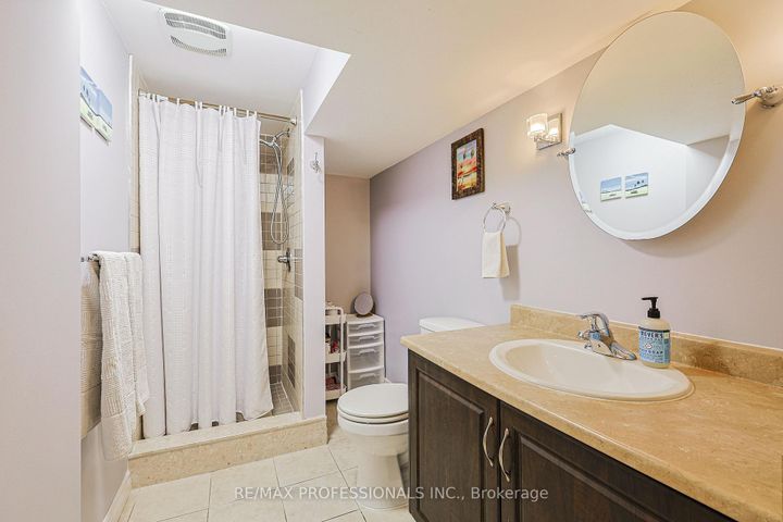 Photo 34 at 19 Sealcove Drive, Etobicoke West Mall, Toronto