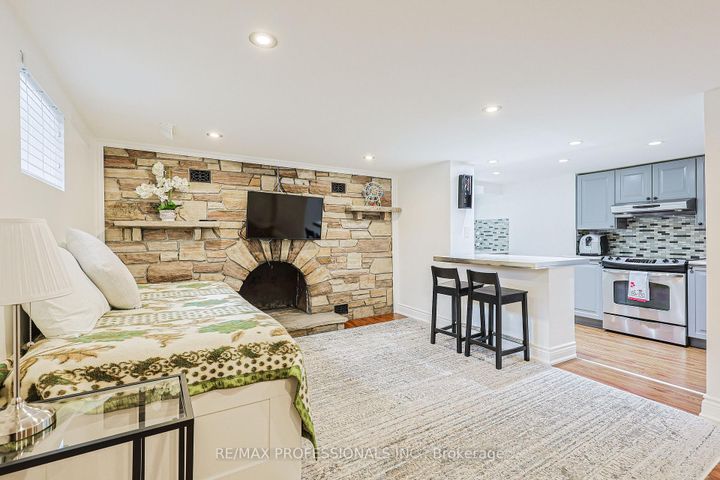 Photo 37 at 19 Sealcove Drive, Etobicoke West Mall, Toronto