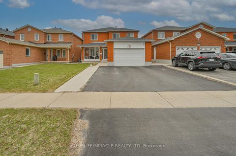 Photo 2 at 137 Minglehaze Drive, Jamestown, Toronto