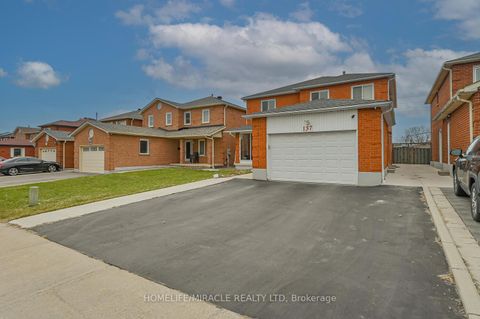 Photo 3 at 137 Minglehaze Drive, Jamestown, Toronto