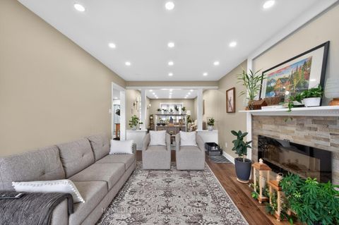 Photo 13 at 137 Minglehaze Drive, Jamestown, Toronto