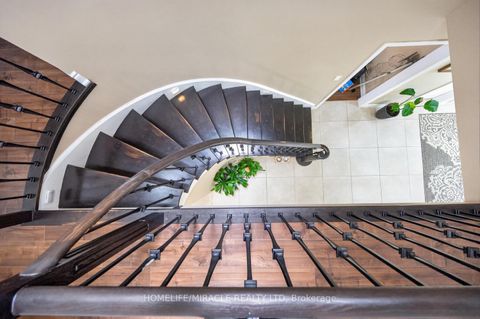 Photo 26 at 137 Minglehaze Drive, Jamestown, Toronto