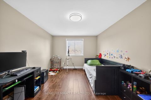 Photo 31 at 137 Minglehaze Drive, Jamestown, Toronto