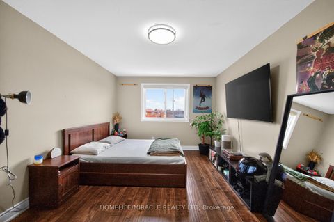 Photo 33 at 137 Minglehaze Drive, Jamestown, Toronto