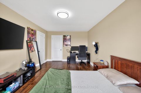 Photo 34 at 137 Minglehaze Drive, Jamestown, Toronto