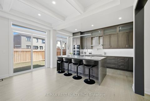 Photo 11 at 99 Coldwell Bay Circle, Kleinburg, Vaughan