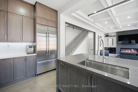 Photo 12 at 99 Coldwell Bay Circle, Kleinburg, Vaughan