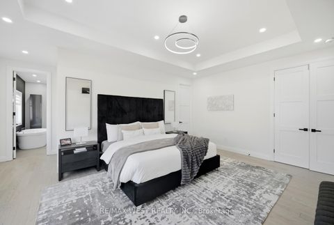 Photo 25 at 99 Coldwell Bay Circle, Kleinburg, Vaughan