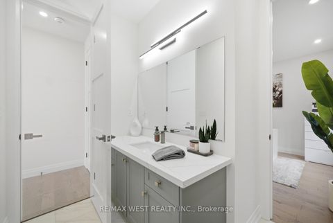 Photo 35 at 99 Coldwell Bay Circle, Kleinburg, Vaughan