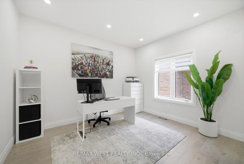 Photo 37 at 99 Coldwell Bay Circle, Kleinburg, Vaughan