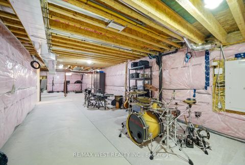 Photo 39 at 99 Coldwell Bay Circle, Kleinburg, Vaughan