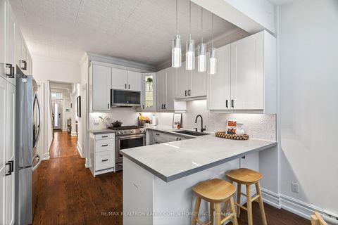 Photo 17 at 198 Macpherson Avenue, Annex, Toronto