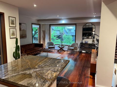 Photo 3 at 32 Regal Road, Wychwood, Toronto