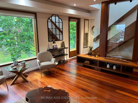 Photo 5 at 32 Regal Road, Wychwood, Toronto
