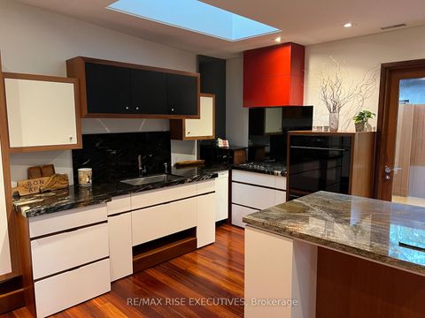 Photo 7 at 32 Regal Road, Wychwood, Toronto