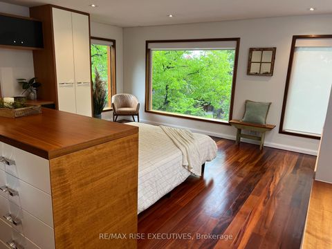 Photo 13 at 32 Regal Road, Wychwood, Toronto
