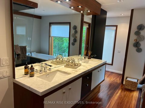 Photo 14 at 32 Regal Road, Wychwood, Toronto
