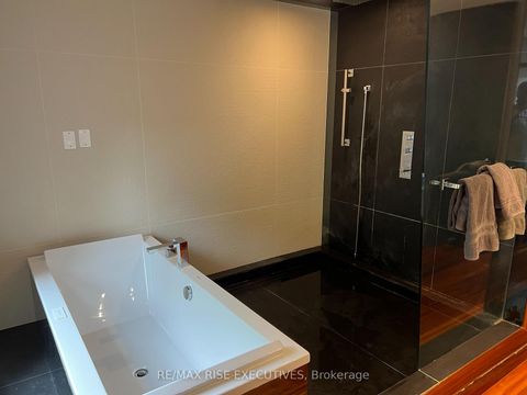 Photo 15 at 32 Regal Road, Wychwood, Toronto