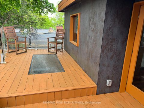 Photo 17 at 32 Regal Road, Wychwood, Toronto