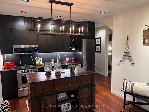 Photo 27 at 32 Regal Road, Wychwood, Toronto