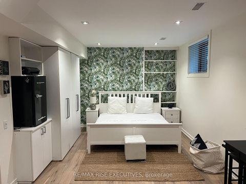 Photo 38 at 32 Regal Road, Wychwood, Toronto